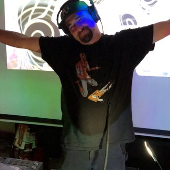 The Hub RWC - Stuart Hill Robinson brings the ruckus. Watch as He pulls off the classic messiah DJ pose perfectly timed with the Drop! dayum! perfect 10! - Bars Near Me - Redwood City, California The Hub RWC - Stuart Hill Robinson brings the ruckus. Watch as He pulls off the classic messiah DJ pose perfectly timed with the Drop! dayum! perfect 10! - Bars Near Me - Redwood City, California