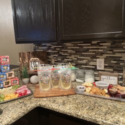 MiSiBeLLe'S & WHiSTLeS - Girls night!