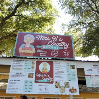 Bishop's Pumpkin Farm - Mrs B bakery - Christmas Trees Near Me - Wheatland, California