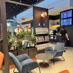 LOT Business Lounge Polonez - Small and comfy 9.1.25