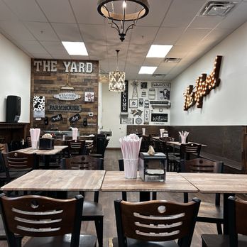 The Yard Milkshake Bar - Ice Cream & Frozen Yogurt Near Me - Destin, Florida