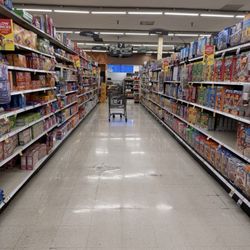 Fry's Food & Drug Stores & Fry's Marketplace - Crackers and cookies isle