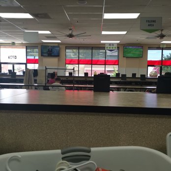 Valley View Laundry Lounge - Well kept and super clean - Laundromat Near Me - Van Nuys, California