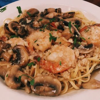 Sofias Pizzeria - Shrimp Scampi, first time I've seven mushrooms incorporated in this dish. - Italian Near Me - East Windsor, Connecticut Sofias Pizzeria - Shrimp Scampi, first time I've seven mushrooms incorporated in this dish. - Italian Near Me - East Windsor, Connecticut