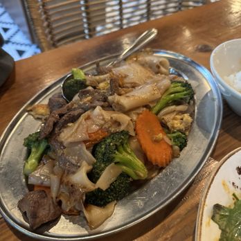 Isarn Thai Soul Kitchen - Pad Phad See Eiw - Noodles Near Me - Seattle, Washington
