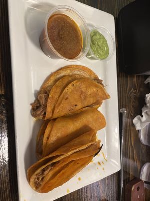 Cantina Louie by null