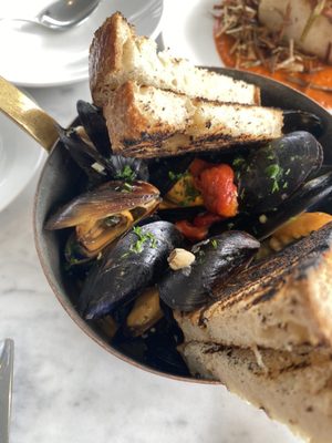 Atlantic fish & Chop House by null
