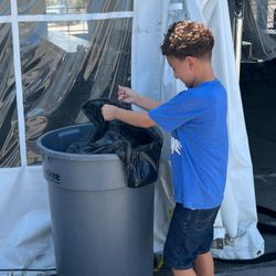 Valencia Academy of the Arts - Cleaning up the school