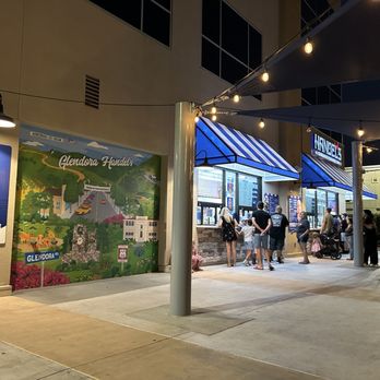 Handel's Homemade Ice Cream - View from the tables - Ice Cream & Frozen Yogurt Near Me - Glendora, California