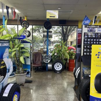 Fairfield Tire Center - Waiting area - Tires Near Me - Fairfield, California Fairfield Tire Center - Waiting area - Tires Near Me - Fairfield, California