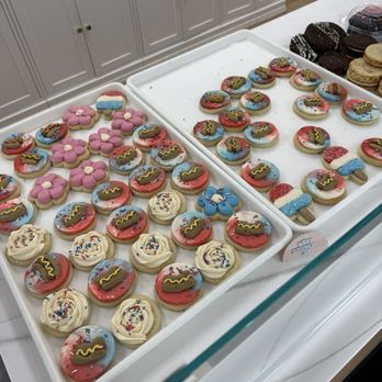 Love Riley - New designs weekly and the icing is the best you'll ever have - Bakeries Near Me - Columbus, Ohio