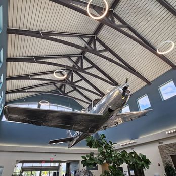 Elevation 89 - Entrance Lobby - American Near Me - Ocala, Florida