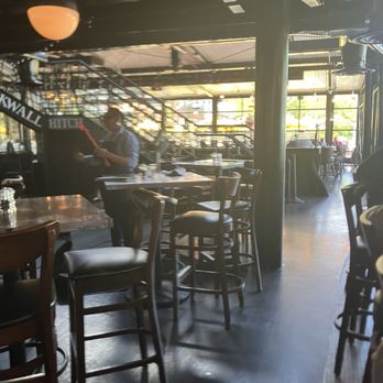 Blackwall Hitch - Performance/bar area - Seafood Near Me - Alexandria, Virginia Blackwall Hitch - Performance/bar area - Seafood Near Me - Alexandria, Virginia
