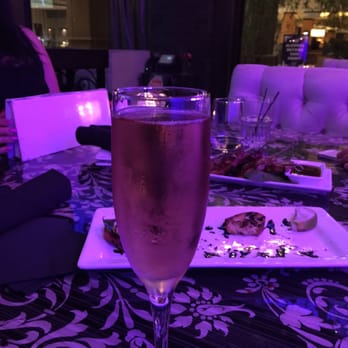 Suite Restaurant / Lounge - Domaine Chardon rose - Bars Near Me - Bellevue, Washington