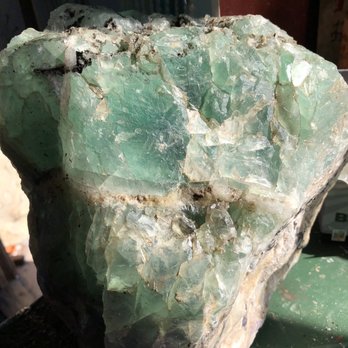 Desert View Tower - A massive rock with fluorite - Parks Near Me - Jacumba Hot Springs, California