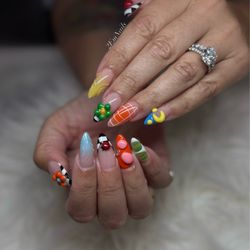 2EM Nail Place