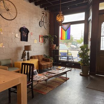 Gray Owl Coffee - Charming interior - Coffee & Tea Near Me - Norman, Oklahoma Gray Owl Coffee - Charming interior - Coffee & Tea Near Me - Norman, Oklahoma