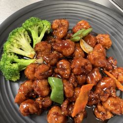 Golden Sun Chinese Restaurant - General Tso chicken