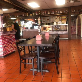Gus's Deli Bbq and Grill - Dining is safe only 2 tables opposite of each other and sanitized !!! - New American Near Me - Paramount, California
