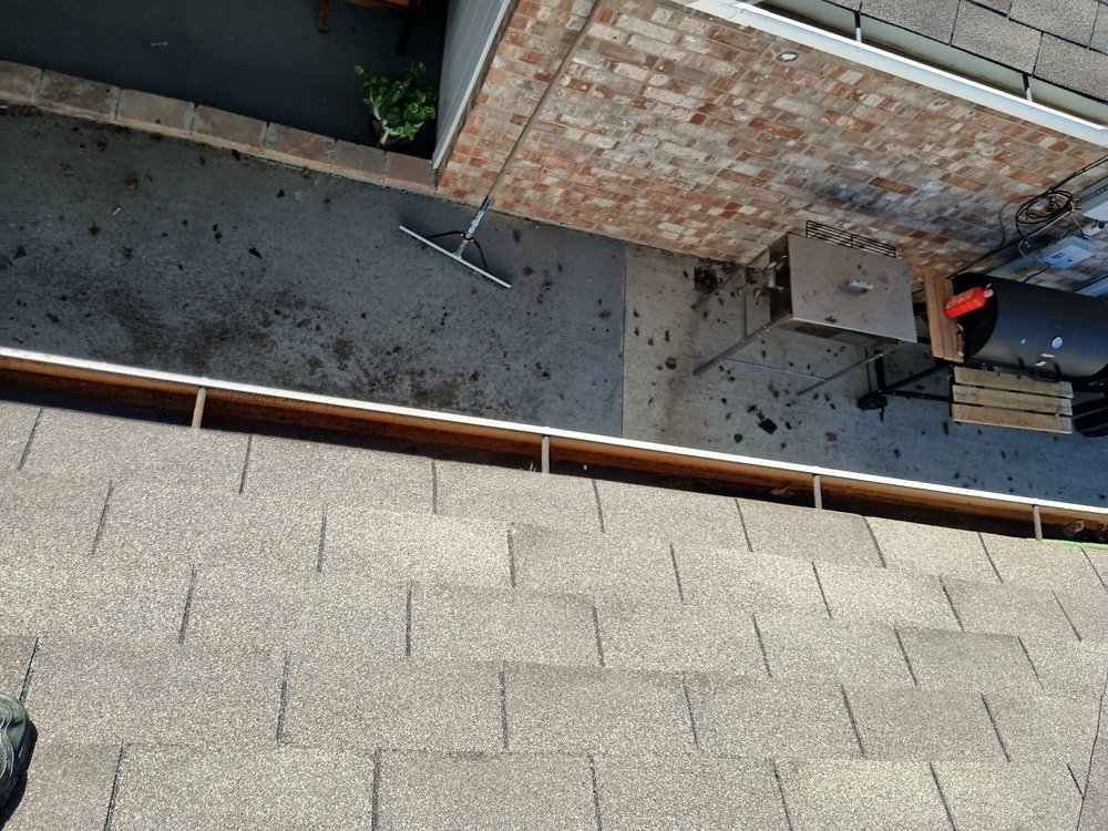 Slide of Pro Source Gutter Cleaning