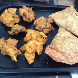Eat 2 Treat - samosas & pakoras (2013)