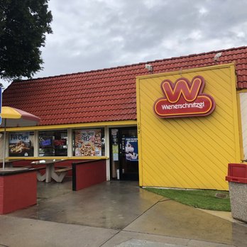 Wienerschnitzel - It's a hot dog place. It's not bad here. What do u expect!! - Hot Dogs Near Me - Tustin, California Wienerschnitzel - It's a hot dog place. It's not bad here. What do u expect!! - Hot Dogs Near Me - Tustin, California