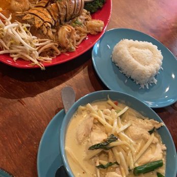 Siam Thai Bistro - Green Curry Lobster Pad Thai (special) - Thai Near Me - Bradenton, Florida