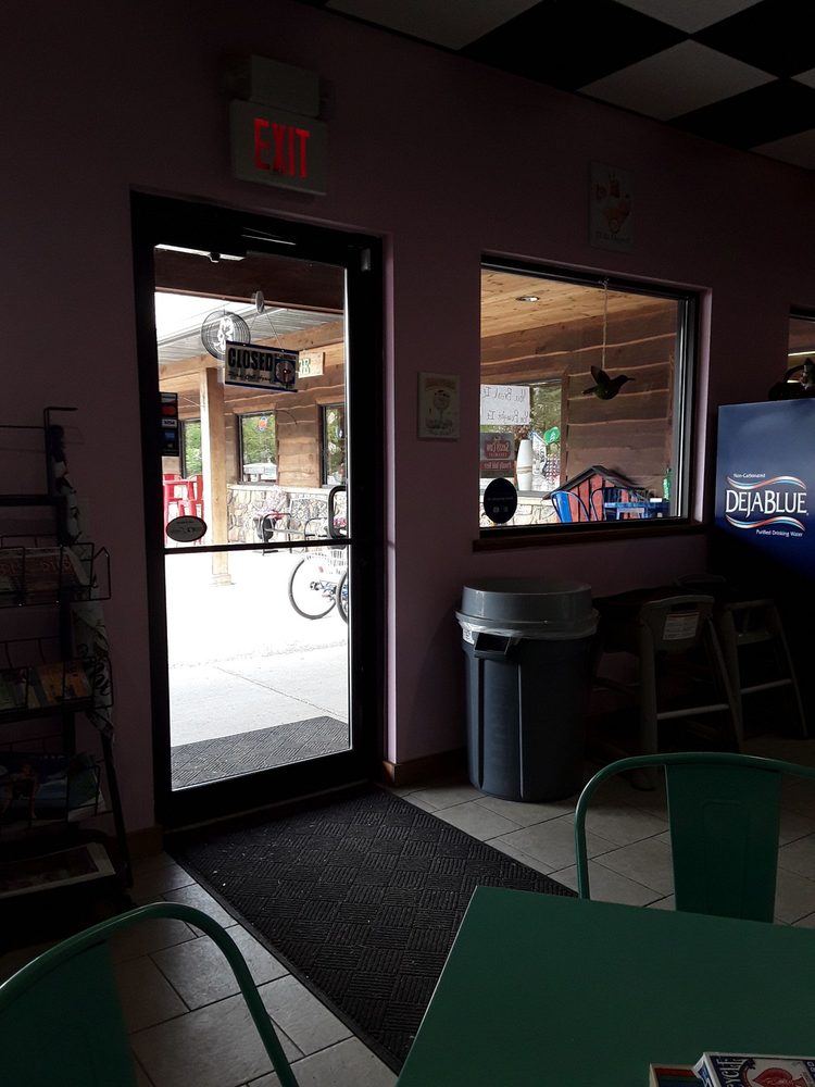 Country Crate Confectionery Logo