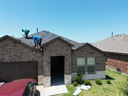 Taylored Roofing Logo