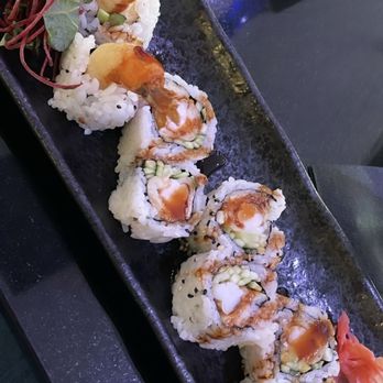 Mama Sushi - Shrimp Tempura Roll - Sushi Bars Near Me - New York, New York
