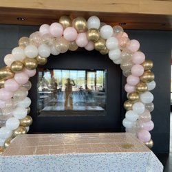 Corner balloon shoppe