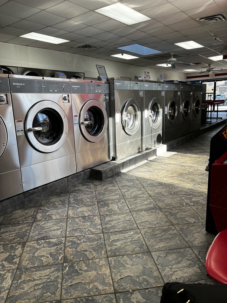 SUPERSUDS LAUNDROMAT Updated September 2024 12 Photos 5865