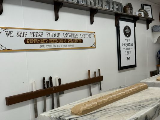 Original Murdick's Fudge by null