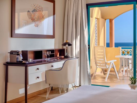 H10 Playa Esmeralda by null