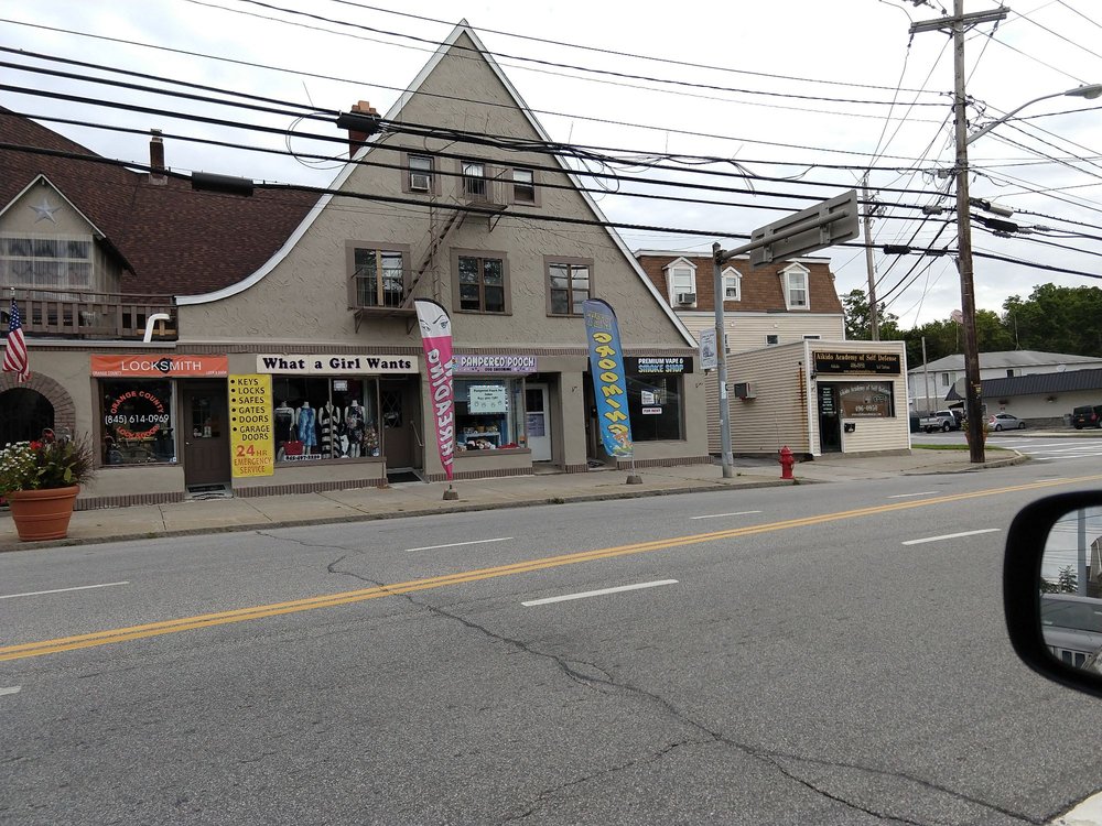 Pampered Pooch Pet Salon