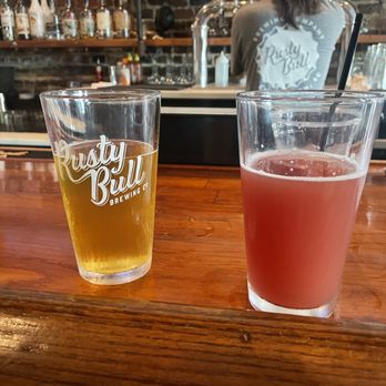 Rusty Bull Downtown Charleston - Juice Juice and Berry Stomp - American Near Me - Charleston, South Carolina Rusty Bull Downtown Charleston - Juice Juice and Berry Stomp - American Near Me - Charleston, South Carolina