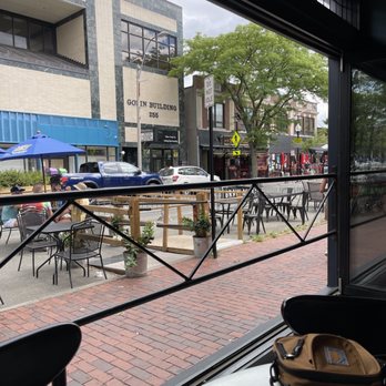 Elm Street Taproom - Indoor/outdoor seating - American Near Me - Somerville, Massachusetts