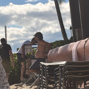 Waikiki Beach Services - The worker who lied for no reason but just to be mean. - Surfing Near Me - Honolulu, Hawaii Waikiki Beach Services - The worker who lied for no reason but just to be mean. - Surfing Near Me - Honolulu, Hawaii