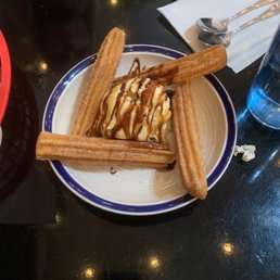 Ice cream and mini churros! Ice cream and mini churros!