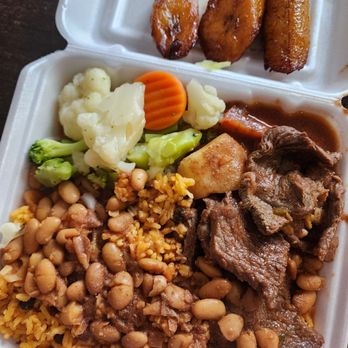 El Cerro - Beef stew lunch - Spanish Near Me - Clermont, Florida