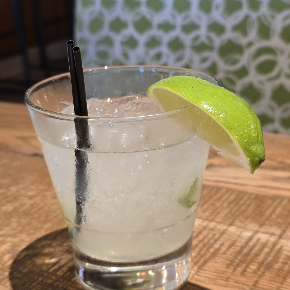 California Pizza Kitchen - Sparkling Mojito ($13.5) - Pizza Near Me - Northbrook, Illinois California Pizza Kitchen - Sparkling Mojito ($13.5) - Pizza Near Me - Northbrook, Illinois