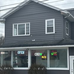 United Mobile & Smoke Shop - Outside the shop