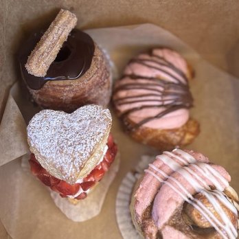 La Cheve Bakery and Brews - Churro Donut, Nutella filled concho, strawberry shortcake, cinnamon roll - Breakfast & Brunch Near Me - Napa, California La Cheve Bakery and Brews - Churro Donut, Nutella filled concho, strawberry shortcake, cinnamon roll - Breakfast & Brunch Near Me - Napa, California