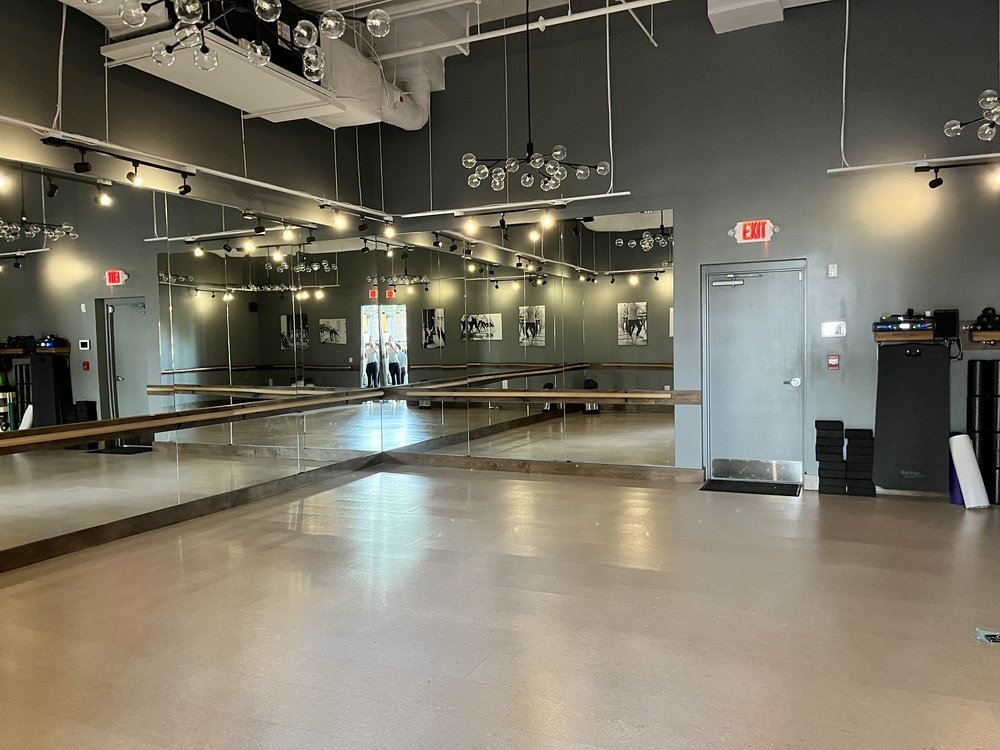Neighborhood Barre Image
