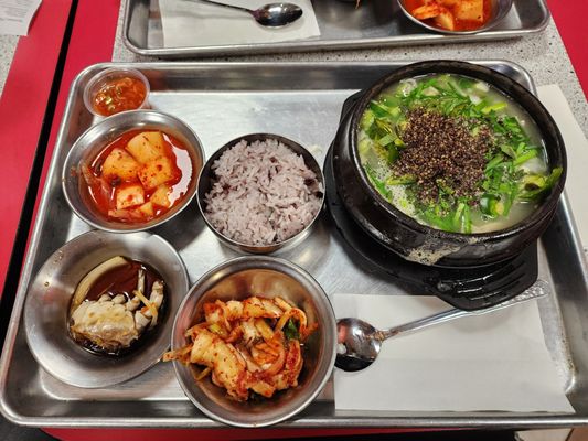 Ajumma Kimbob Deli by null