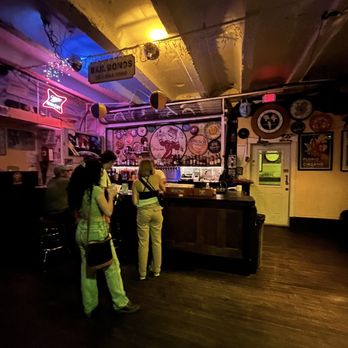 The Dew Drop Inn - Dive Bars Near Me - Washington, DC, District of Columbia The Dew Drop Inn - Dive Bars Near Me - Washington, DC, District of Columbia