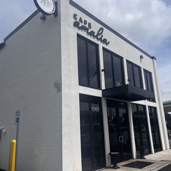 Cafe Amalia - Outside - Cafes Near Me - Kirkwood, Missouri