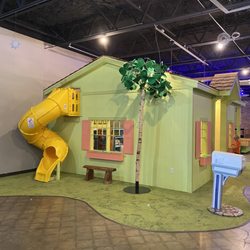 Longview World of Wonders - Playhouse w/slide