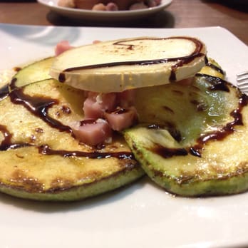 La Bodeguita de Plocia - Calabacín a la plancha con queso de rulo de cabra gratinado. ¡Exquisito! - Spanish Near Me - Cádiz, California
