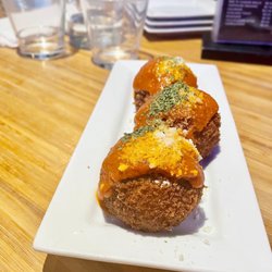 Mac n cheese balls